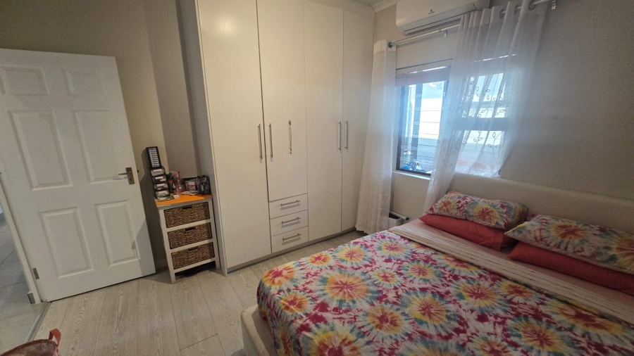 5 Bedroom Property for Sale in Sunningdale Western Cape